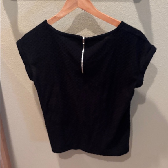 Rose & Olive Elegant Black Short Sleeve textured Top - Picture 5 of 7